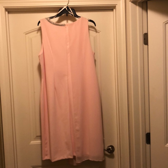 Dress - Picture 4 of 4